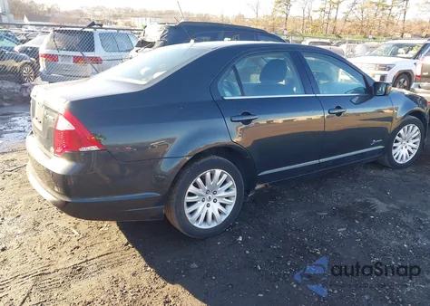 2010 Ford Fusion Hybrid from USA, damaged, VIN 3FADP0L3XAR325443